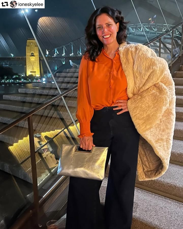 No photo description available.