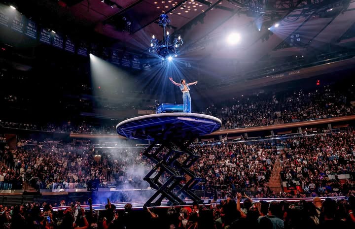 No photo description available.