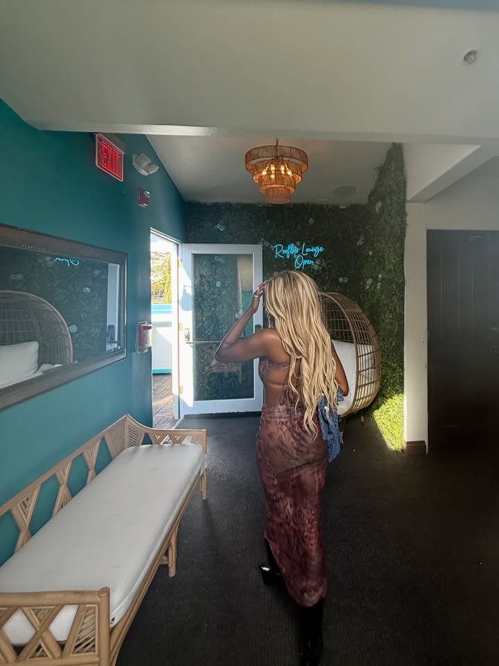 No photo description available.