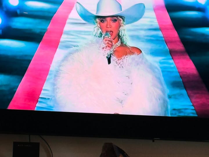 No photo description available.