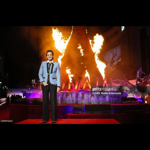 May be a video game screenshot of fire, suit, dinner jacket, blazer and text that says 'gettyi gettyimages mages mages FIFLRE FFIRENGels Credit: CreditRodinEckenroth Rodin Eckenroth 2249471211'