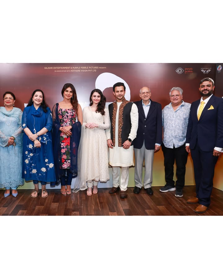 No photo description available.