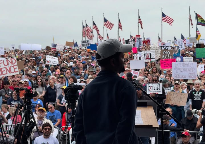 No photo description available.