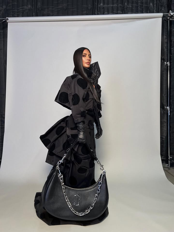 No photo description available.