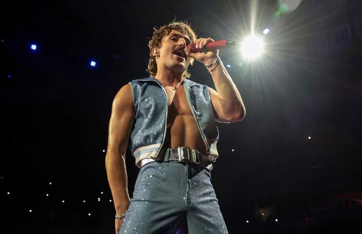 No photo description available.