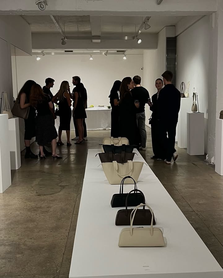 No photo description available.