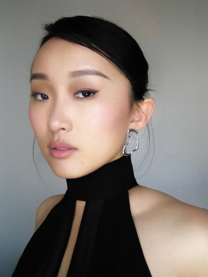 No photo description available.