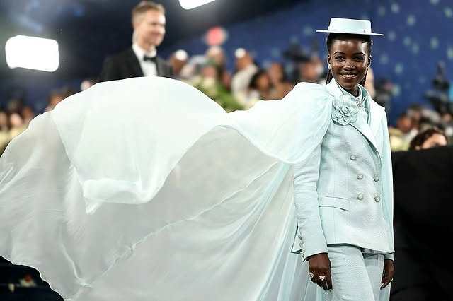 No photo description available.