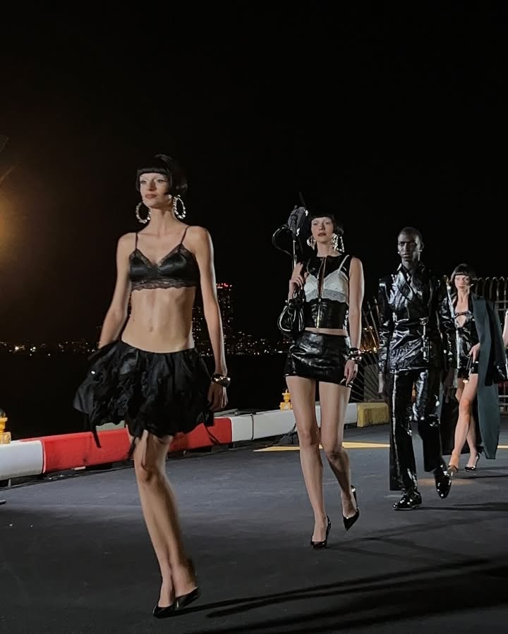 No photo description available.