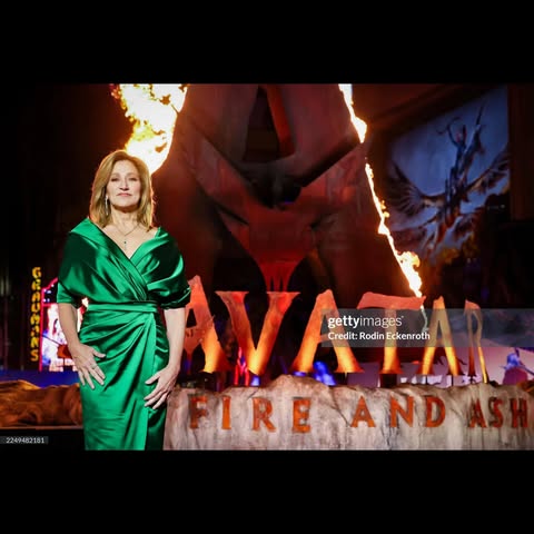 May be an image of fire, costume, dress and text that says '۱ DV gettyimages ΜΑΝΑΤΛ gettyi Credit:RodinEckenroth Credit: Rodin Eckenroth FIREAND 22494F 2249482181 181'