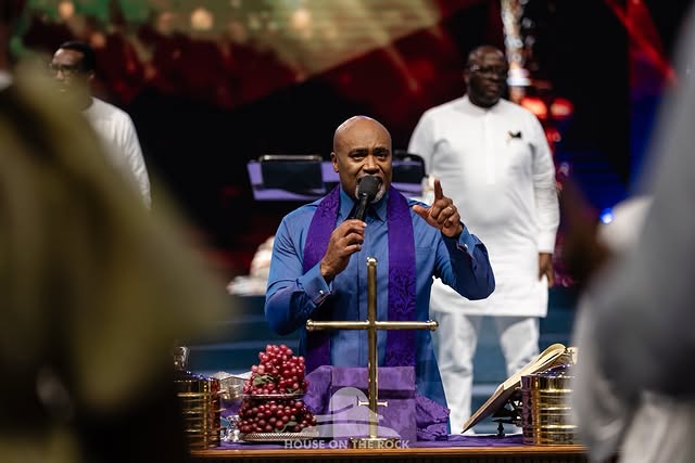 May be an image of text that says '( HOUSE HOUSEONTHEROCK ΟΝ THEROCK'