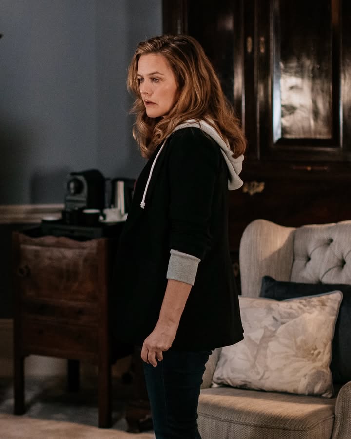 No photo description available.