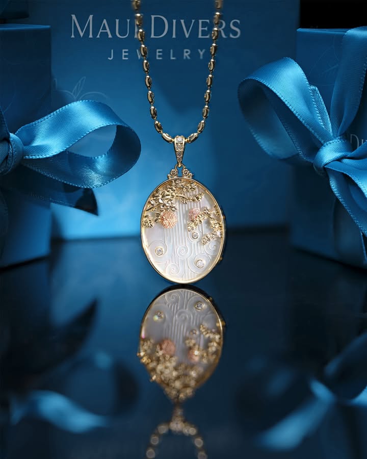 May be an image of jewelry and text that says 'MAUT MAUFDIV DIVERS JEWELRY!'