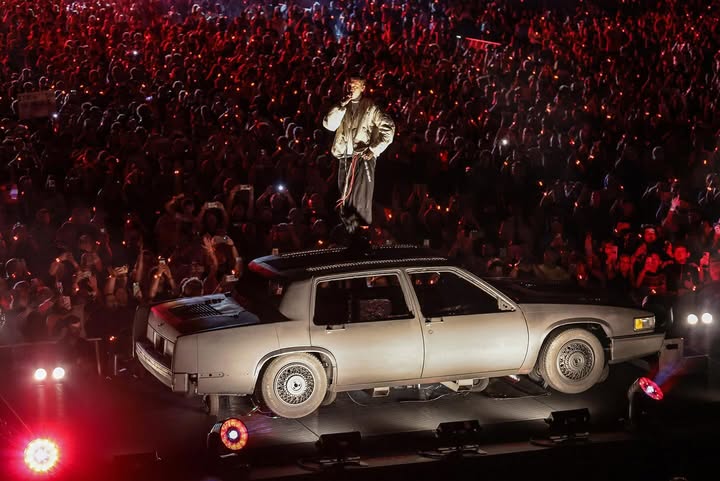 No photo description available.