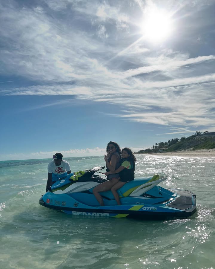 No photo description available.