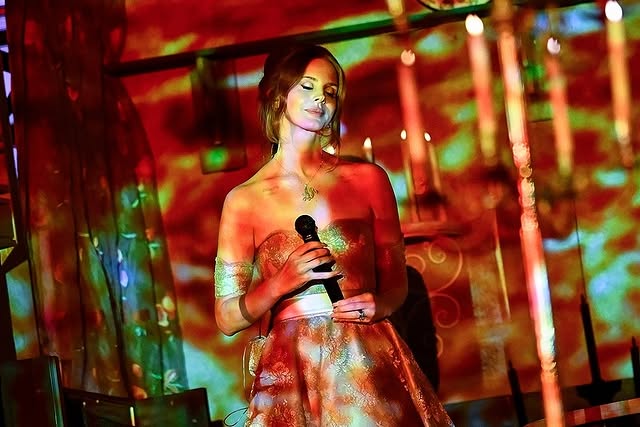 No photo description available.