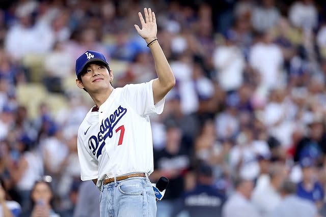 No photo description available.