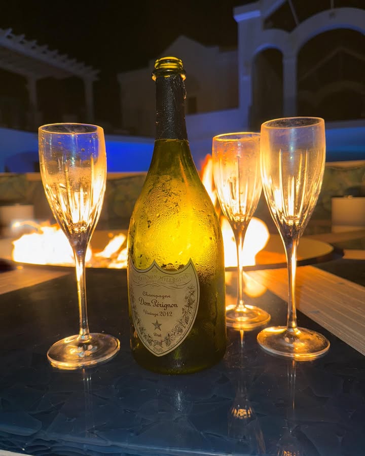 No photo description available.