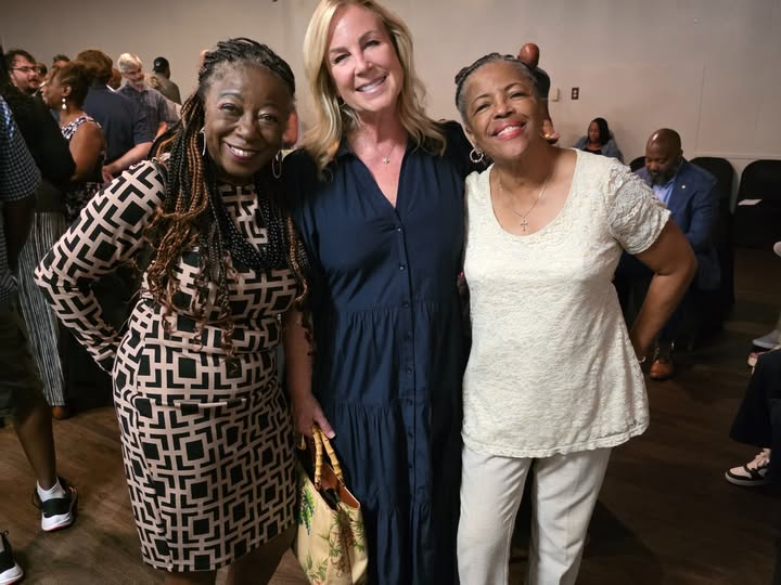 No photo description available.