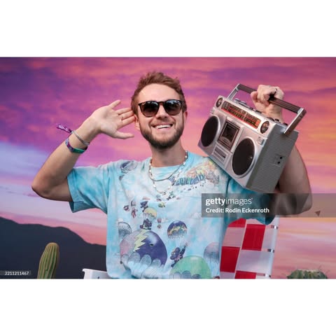 No photo description available.