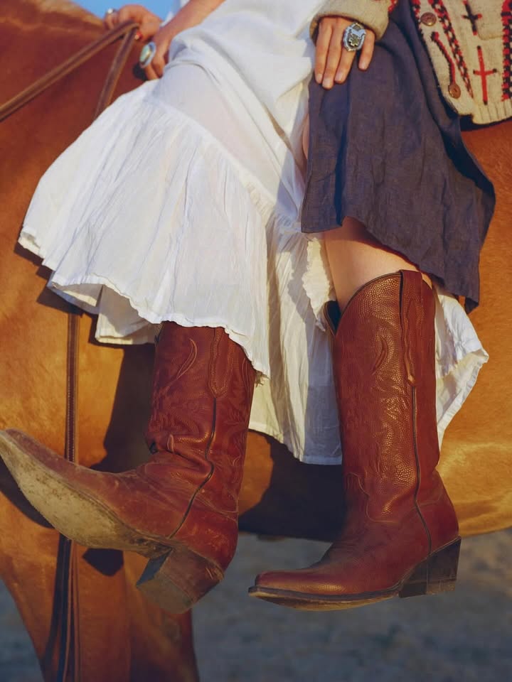 No photo description available.