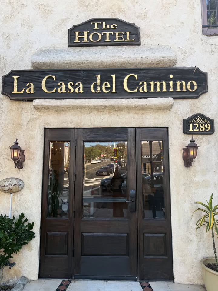 No photo description available.