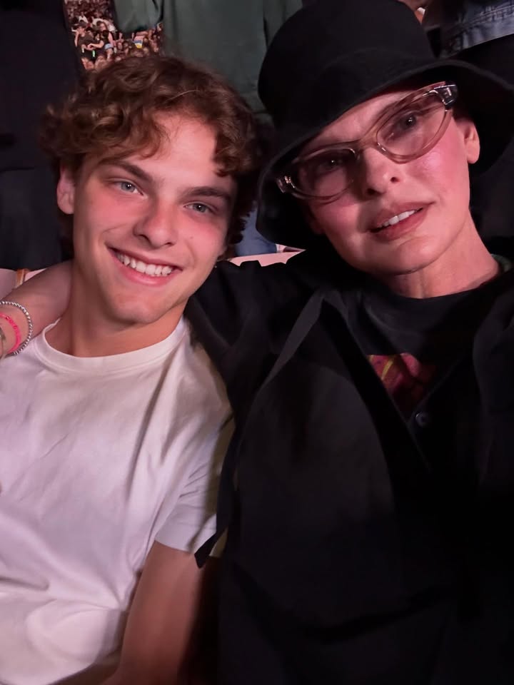 No photo description available.