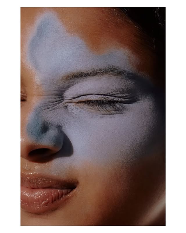 No photo description available.