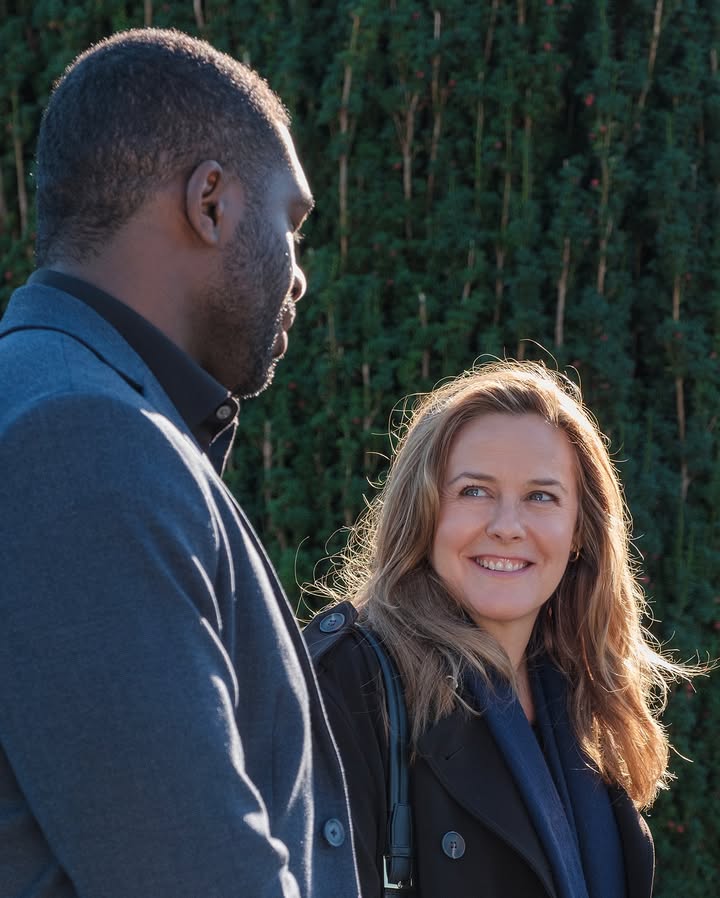 No photo description available.