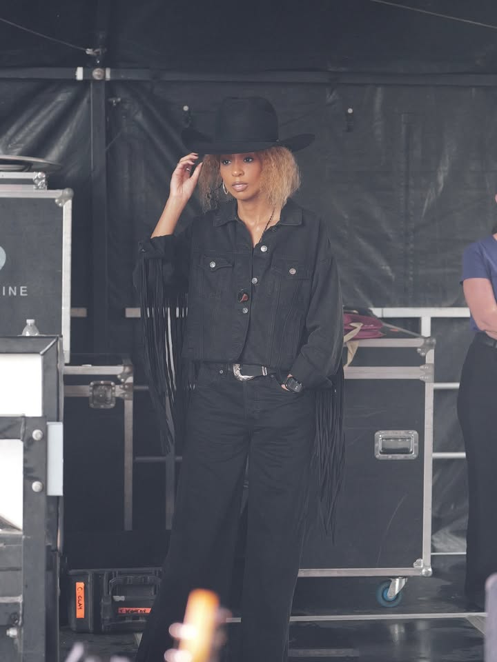 No photo description available.