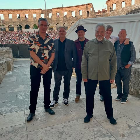 No photo description available.