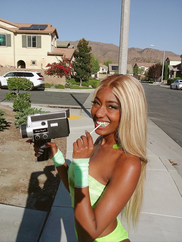 No photo description available.