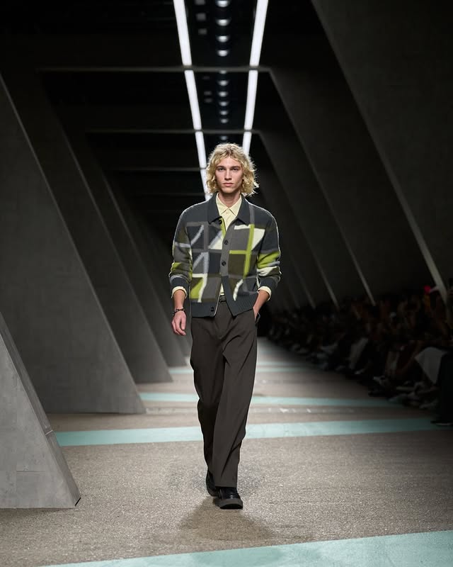 No photo description available.