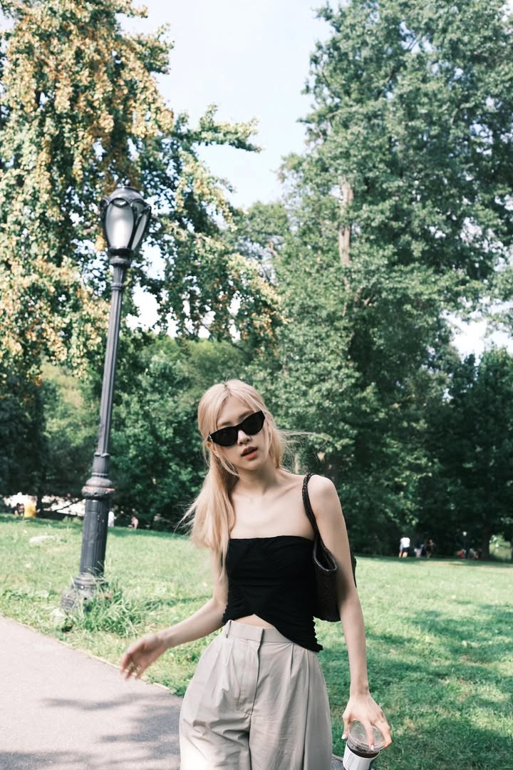 No photo description available.