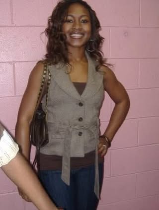 May be an image of one or more people, makeup, people smiling and text