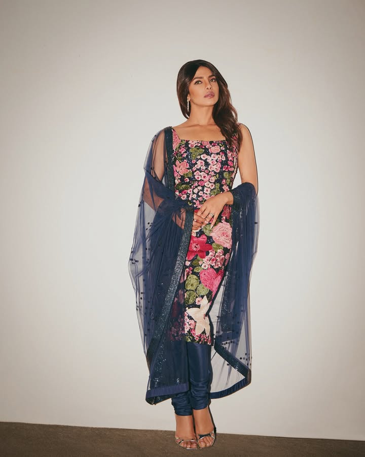 No photo description available.