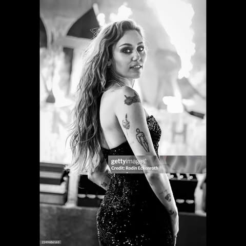 May be a black-and-white image of one or more people, hair and text that says 'Η gettyimages Credit: Rodin Credit:RodinEckenroth Ec Eckenroth 2249486163 63'