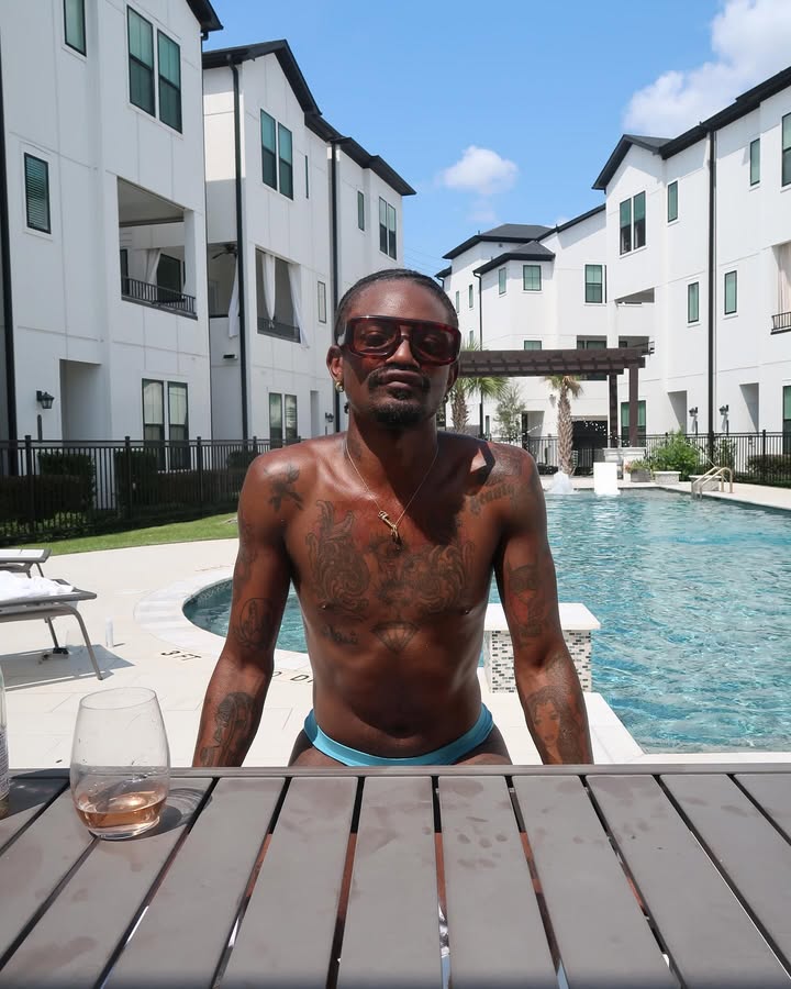 No photo description available.