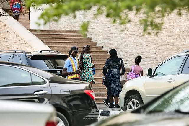 No photo description available.