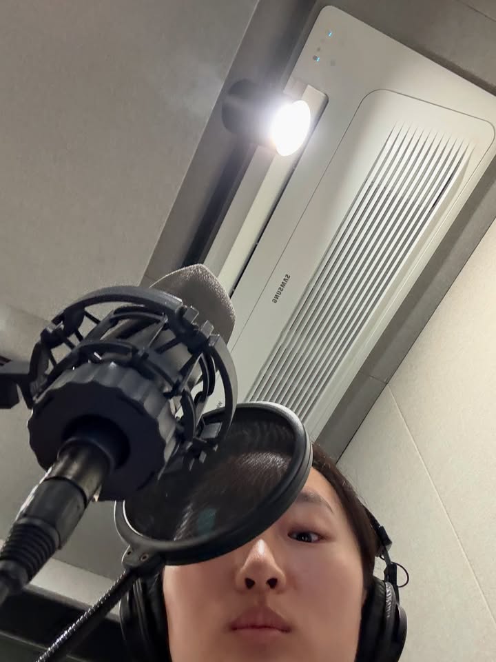 No photo description available.