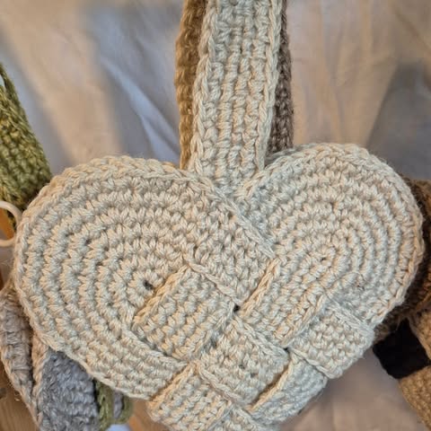 No photo description available.