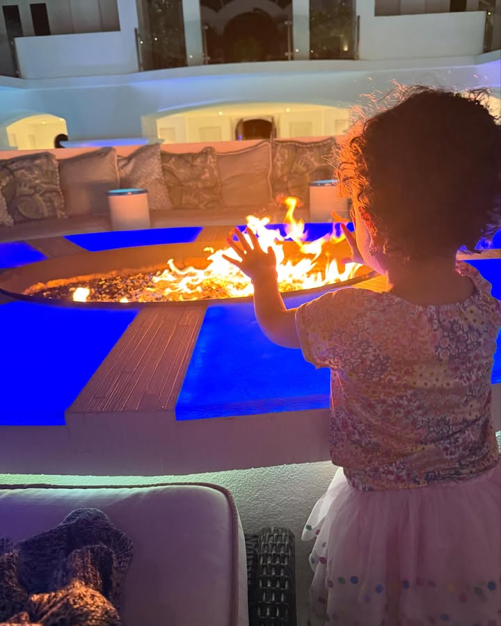 No photo description available.