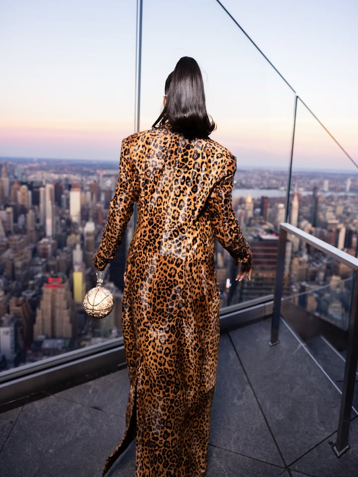 No photo description available.