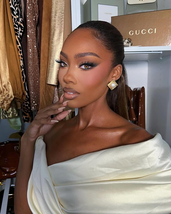 No photo description available.