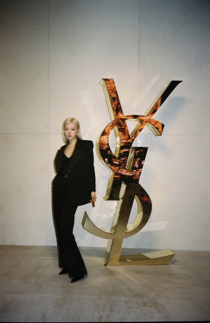 No photo description available.