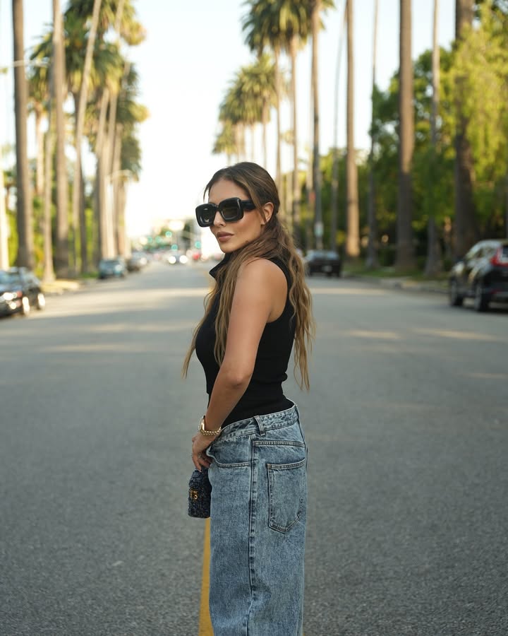 No photo description available.