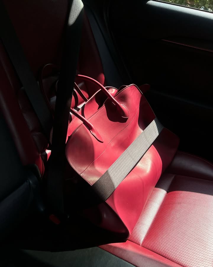 No photo description available.