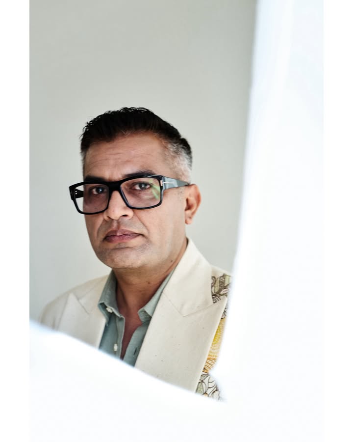 No photo description available.