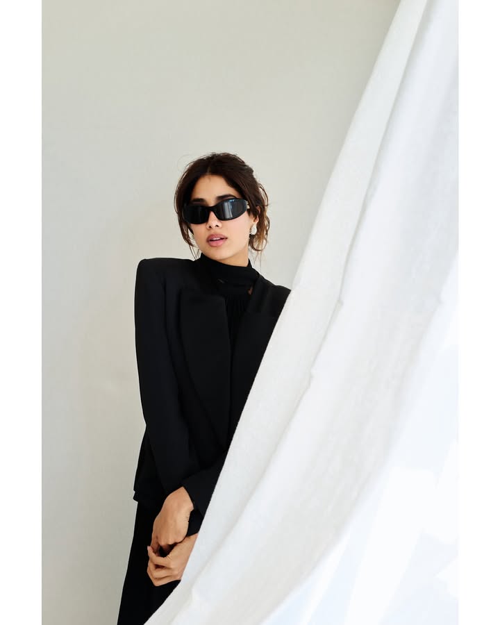 No photo description available.