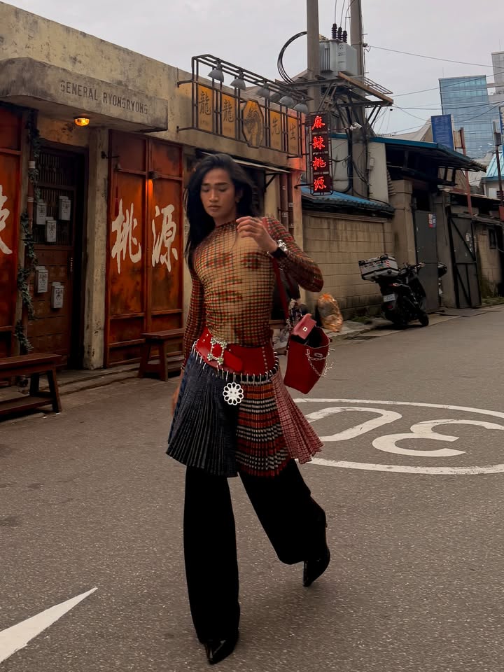 No photo description available.